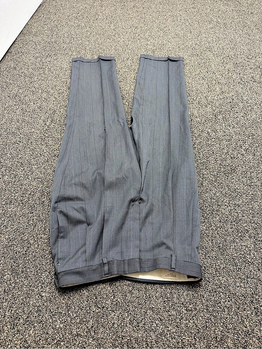 Haggar Men's Pin-Stripe Dress Pants Waist 32 x 32 Gray